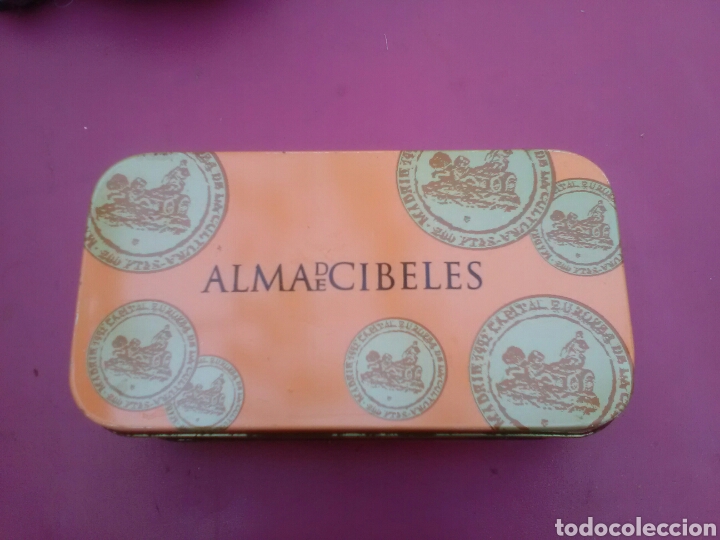 Cajas y cajitas met&aacute;licas: Caja de lata antigua - Foto 1