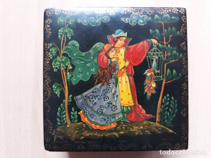 Cajas y cajitas met&aacute;licas: Antigua caja rusa pintada y firmada- joyero papel mache lacado