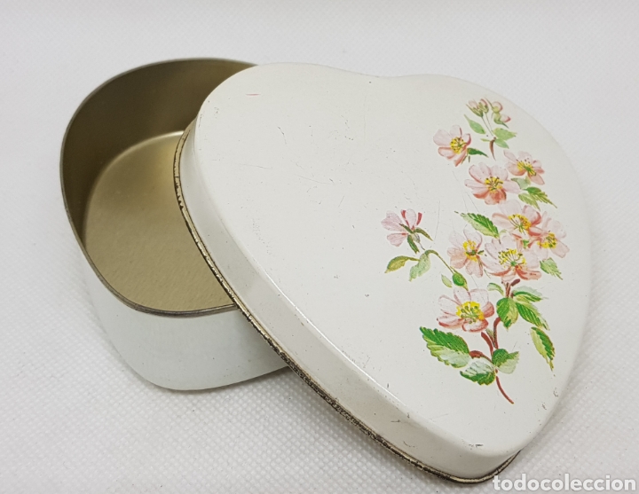 Casse e cassette metalliche: Peque&ntilde;a caja metal - con forma de corazon - car171