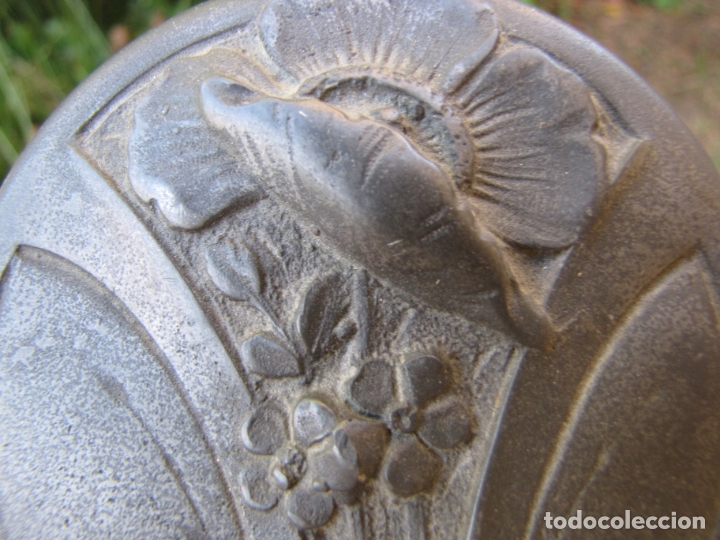 Cajas y cajitas met&aacute;licas: Caja modernista art nouveau. Esta&ntilde;o. Etain Royal. Firmado P. Chaumette