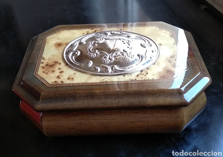 Cajas y cajitas met&aacute;licas: JOYERO MUSICAL ,,MADERA Y PLATA - Foto 2