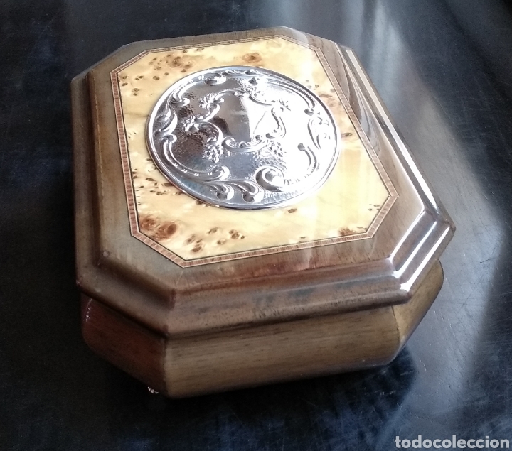 Cajas y cajitas met&aacute;licas: JOYERO MUSICAL ,,MADERA Y PLATA - Foto 3