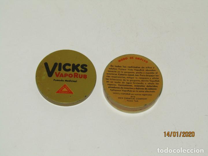 Cajas y cajitas met&aacute;licas: Antigua Cajita en Hojalata Litografiada de VICKS Vapo Rup