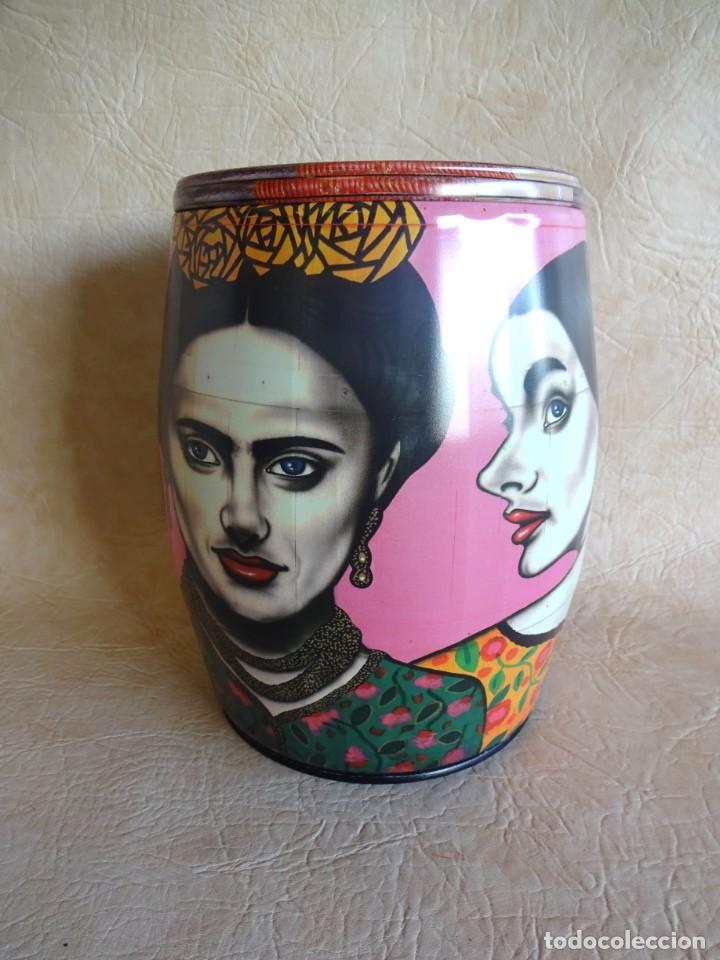 Blechdosen und Kisten: barrica bote o envase de hojalata de vino edicion francesa puech haut dise&ntilde;o jean paul bocaj