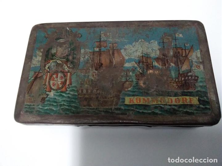 Casse e cassette metalliche: Caja hojalata antigua de tabaco Kosmos Commodore 25 zigarretten