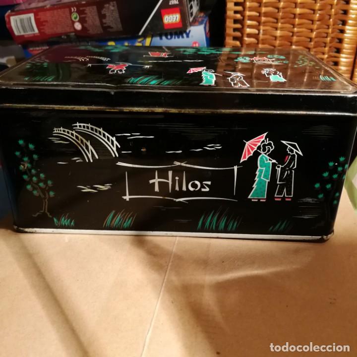 Cajas y cajitas met&aacute;licas: CAJA METALICA MIS HILOS COLA-CAO A&Ntilde;OS 70