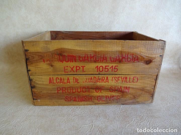 Cajas y cajitas met&aacute;licas: antigua caja madera aceitunas joaquin garcia garcia alcala de guadaira valls manzanilla