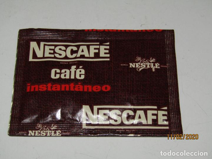 Bo&icirc;tes et petites bo&icirc;tes m&eacute;talliques: Antiguo Sobre sin Abrir de NESCAF&Eacute; Instantaneo de NESTLE - A&ntilde;o 1960-70s.