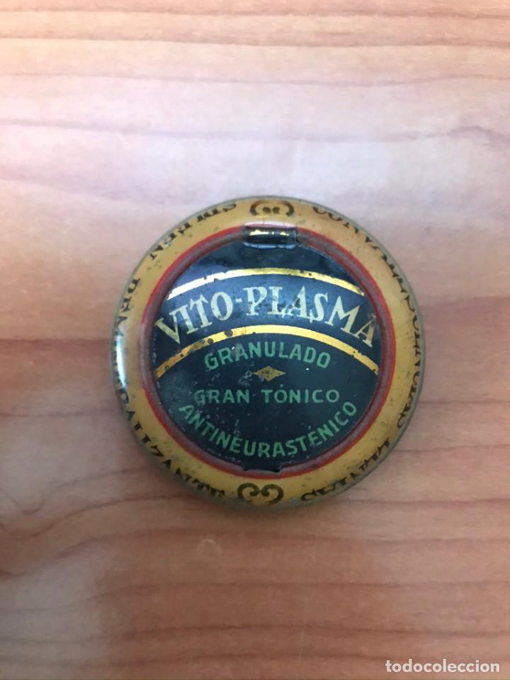 Cajas y cajitas met&aacute;licas: Antigua y bonita caja metalica - vito-plasma granulado - (Reus)
