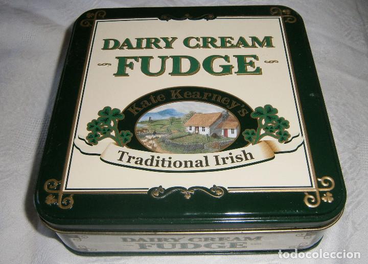 Bo&icirc;tes et petites bo&icirc;tes m&eacute;talliques: caja metalica Daury cream  FUDGE vacia