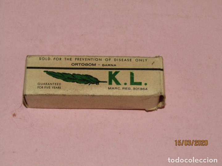 Blechdosen und Kisten: Antigua Caja de 3 Condones Preservativos K.L. de ORTOGOM de Barcelona