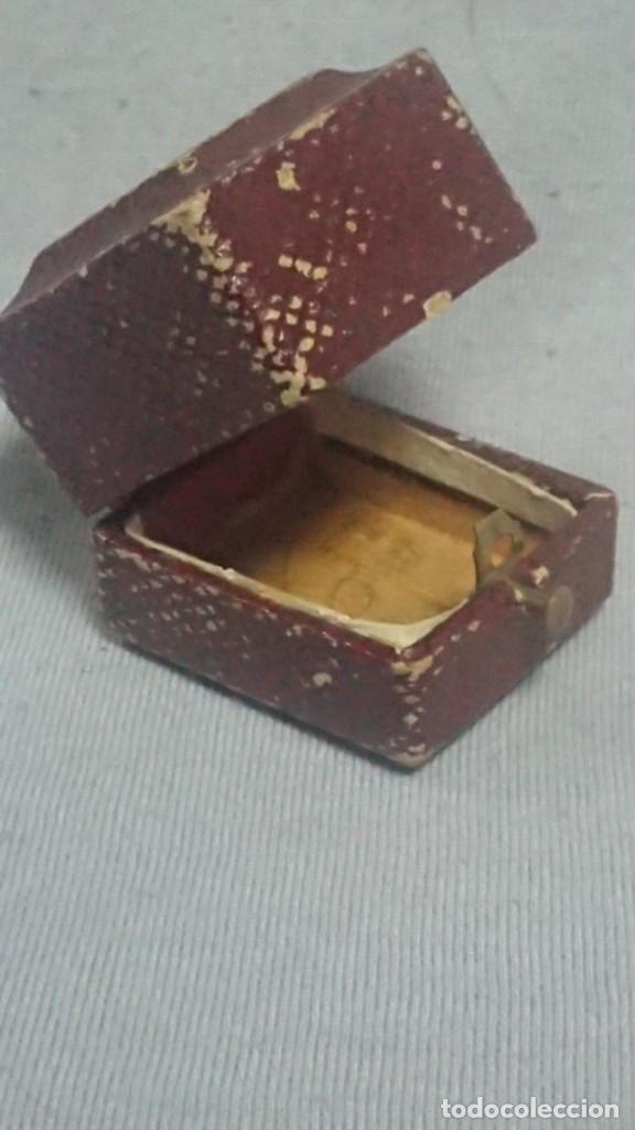 Cajas y cajitas met&aacute;licas: ANTIGUA CAJA DE JOYERIA PARA ANILLO
