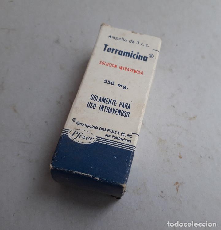 Cajas y cajitas met&aacute;licas: caja de farmacia/ medicamento de a&ntilde;os 50/60 aprox : terramicina, pfitzer, sin usar