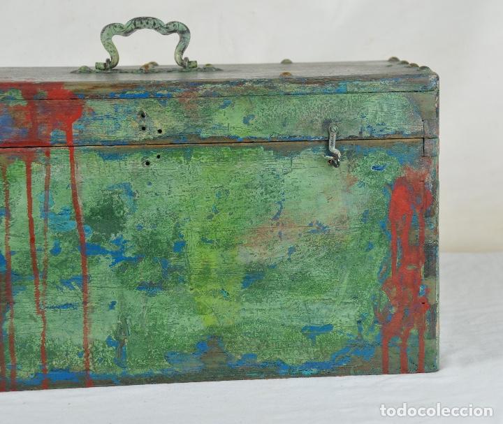 Cajas y cajitas met&aacute;licas: Caja de madera pintada de verde - Foto 4
