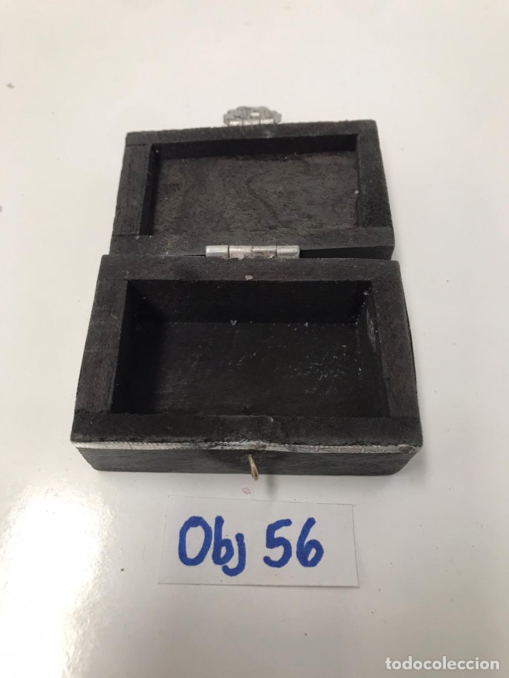 Cajas y cajitas met&aacute;licas: Caja de madera y metal repujado - Foto 2