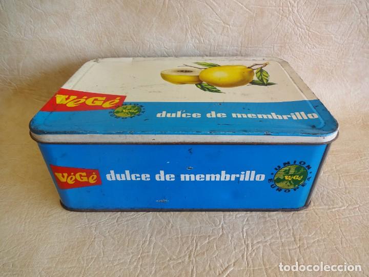 Boxes and metal boxes: antigua caja metalica dedulce de membrillo vege fabricado por miguel chacon rivas puente de genil