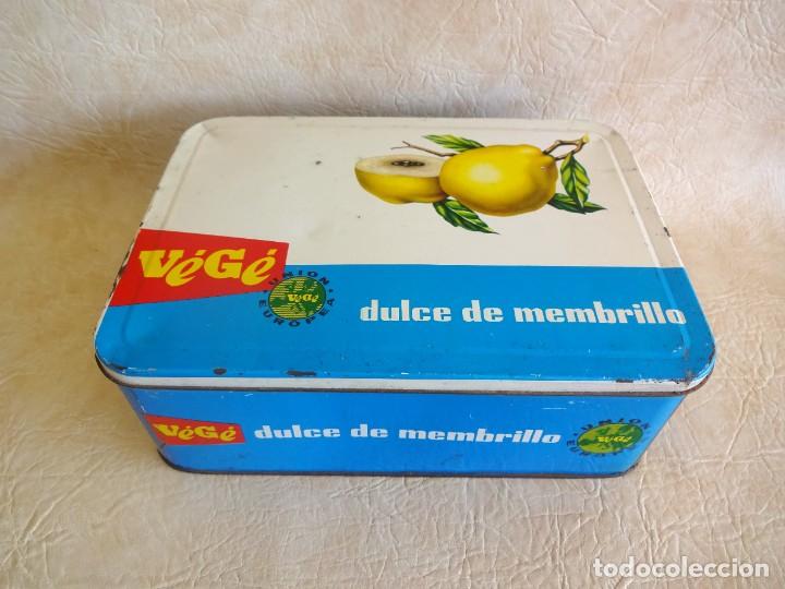 Boxes and metal boxes: antigua caja metalica dedulce de membrillo vege fabricado por miguel chacon rivas puente de genil