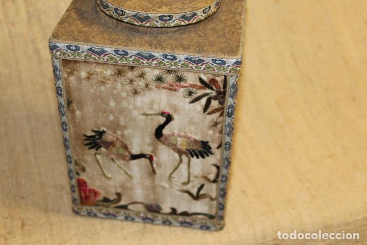 Cajas y cajitas met&aacute;licas: caja de seda bordada china - Foto 4