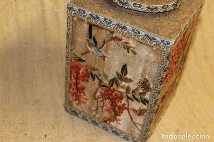 Cajas y cajitas met&aacute;licas: caja de seda bordada china - Foto 5