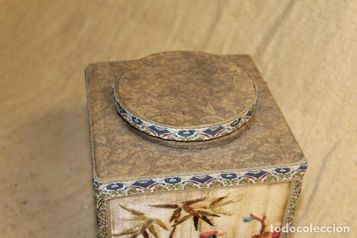 Cajas y cajitas met&aacute;licas: caja de seda bordada china - Foto 7