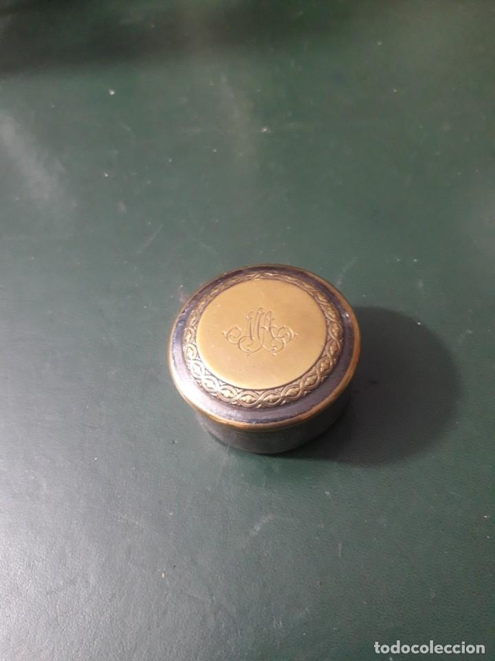 Blechdosen und Kisten: Cajita metalica