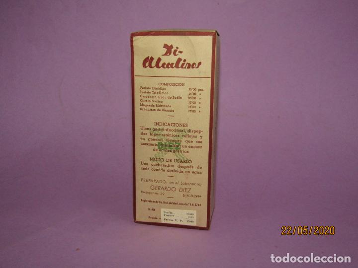 Cajas y cajitas met&aacute;licas: Antigua Caja de Farmacia Medicina con Frasco de DI-ALCALINOS de Lab. GERARDO DIEZ