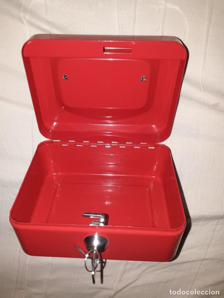 caja de caudales caja fuerte en metal y con su - Acquista Scatole di latta  antiche e altre cassette di collezione su todocoleccion