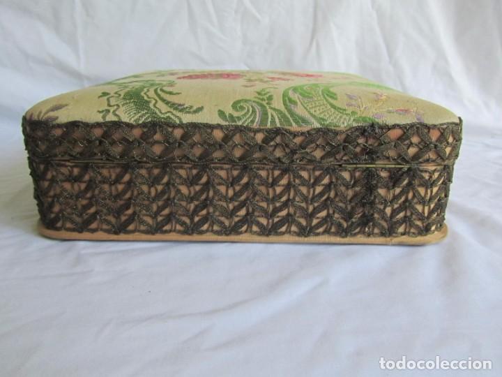 Cajas y cajitas met&aacute;licas: Caja de madera forrada de diferentes telas, con llave - Foto 8