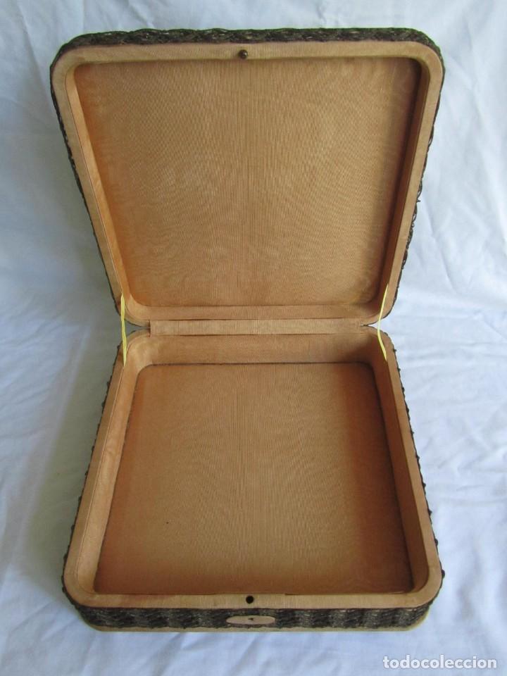 Cajas y cajitas met&aacute;licas: Caja de madera forrada de diferentes telas, con llave - Foto 11