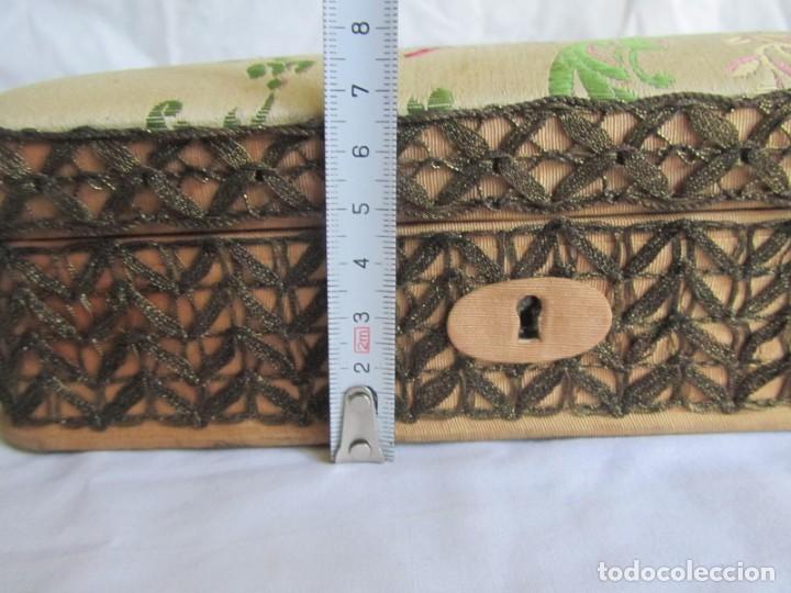 Cajas y cajitas met&aacute;licas: Caja de madera forrada de diferentes telas, con llave - Foto 16