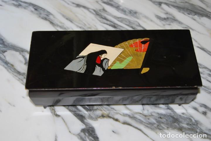 Cajas y cajitas met&aacute;licas: CAJA DE MADERA LACADA - ESPEJO INTERIOR - CAJA DE M&Uacute;SICA -MADAME BUTTERFLY -CHINA -JAP&Oacute;N -A&Ntilde;OS 40-50