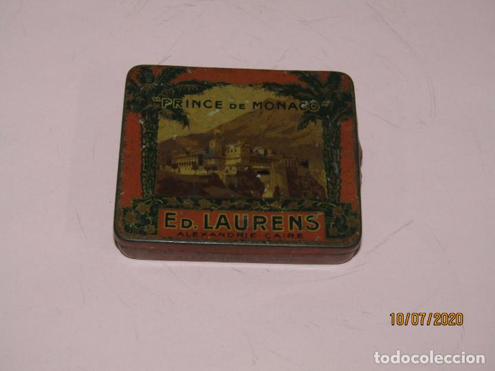 Cajas y cajitas met&aacute;licas: Antigua Caja en Hojalata Litografiada de Cigarrillos PRINCE DE MONACO Ed. LAURENS Alexandrie - Caire