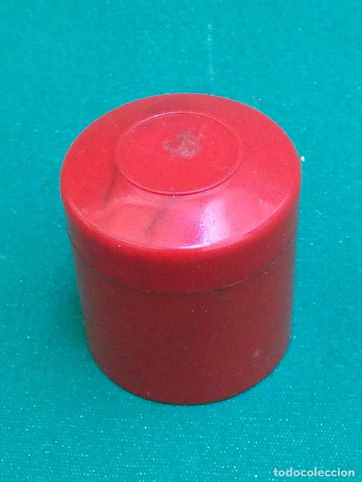 Blechdosen und Kisten: BOTE DE BAQUELITA CON SUSTANCIA NEGRA EN SU INTERIOR - ALTO: 4.4 CM. DI&Aacute;METRO: 4.1 CM.