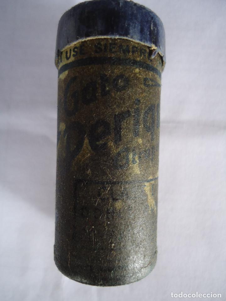Bo&icirc;tes et petites bo&icirc;tes m&eacute;talliques: ANTIGUO BOTE CON TIRA DE INSECTICIDA DEL GATO PERIQUITO.--- 11