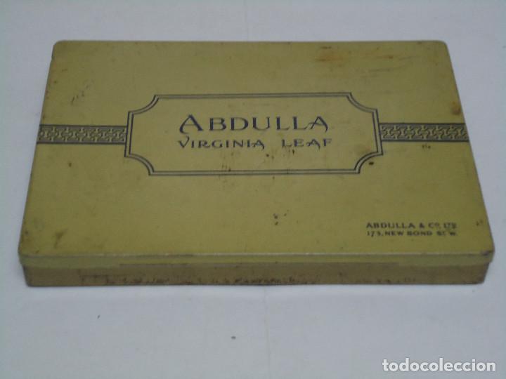 Bo&icirc;tes et petites bo&icirc;tes m&eacute;talliques: ANTIGUA CAJA METALICA DE TABACO MARCA ABDULLA VIRGINIA LEAF. -- 12