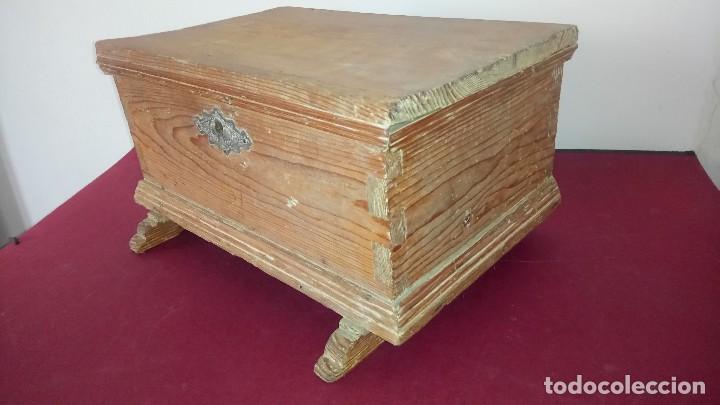Cajas y cajitas met&aacute;licas: Antigua CAJA de MADERA. - Foto 2