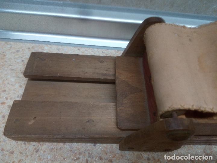 antigua maquina liar cigarrillos en madera - Compra venta en