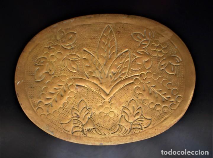 Cajas y cajitas met&aacute;licas: Antigua caja de bronce (leer condiciones de venta). - Foto 1