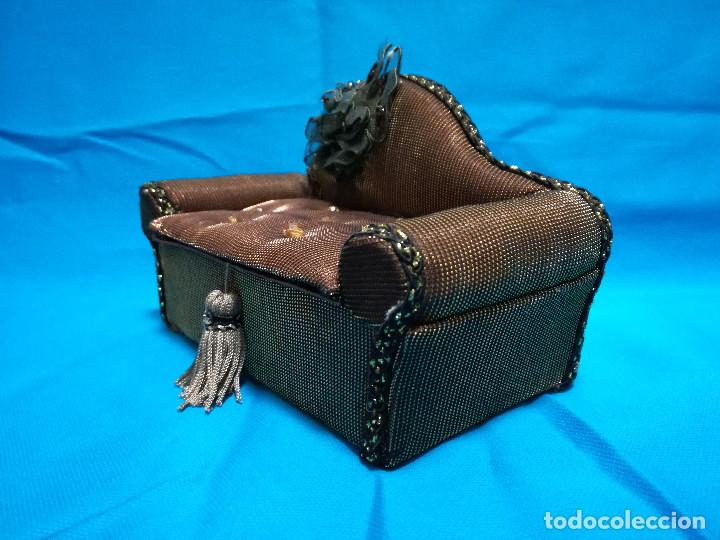 Cajas y cajitas met&aacute;licas: CAJA / COFRE / JOYERO CON FORMA DE SOFA / DIVAN - Foto 3