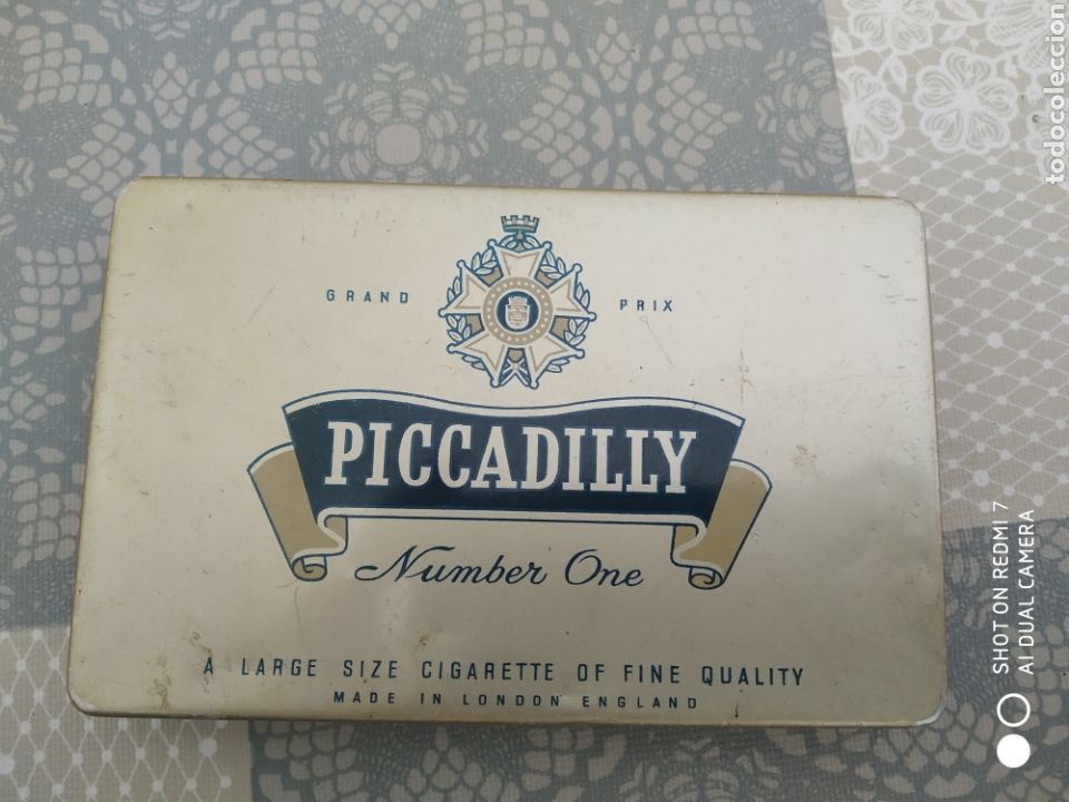 Cajas y cajitas met&aacute;licas: Lata tabaco Piccadilly - Foto 1