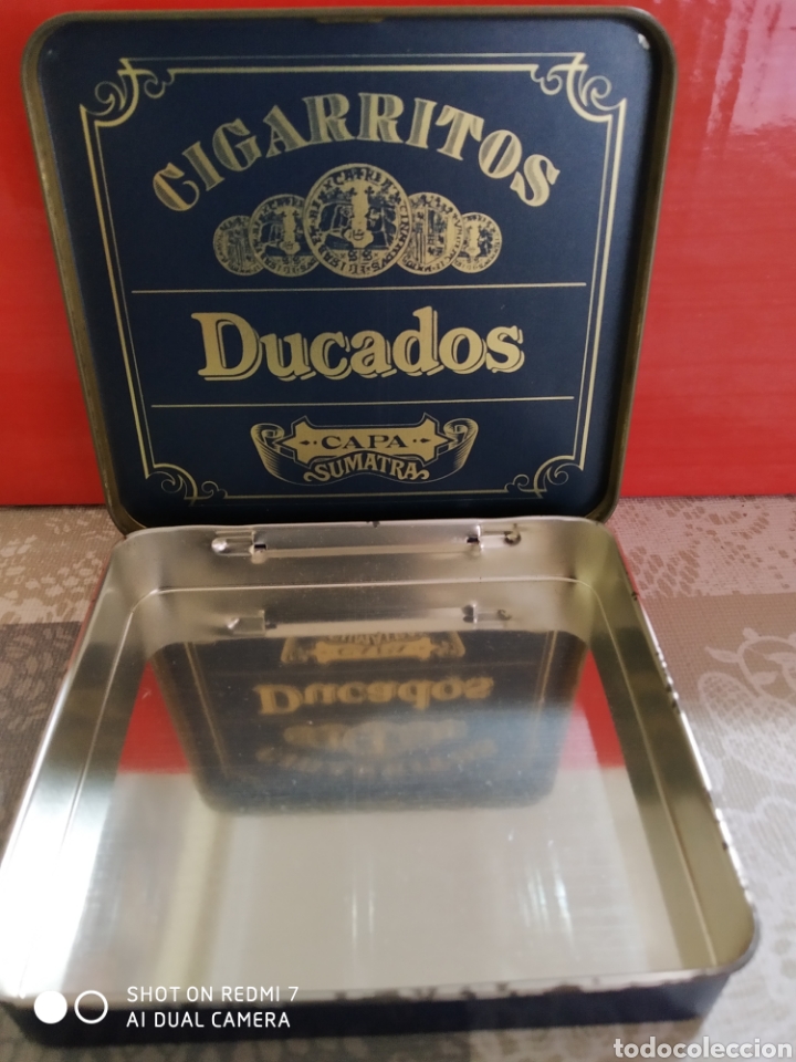 Cajas y cajitas met&aacute;licas: Lata cigarritos Ducados - Foto 2