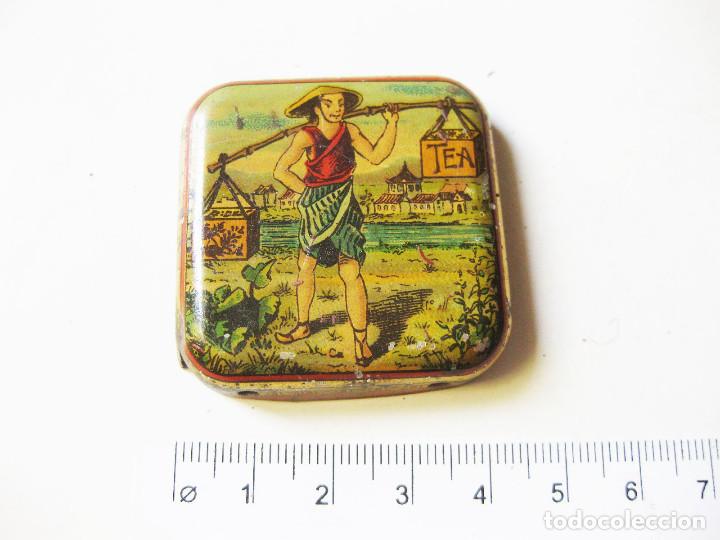 Cajas y cajitas met&aacute;licas: Tapa litografiada de bote de T&eacute;. - Foto 1