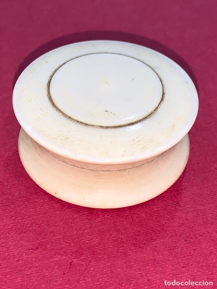 Blechdosen und Kisten: Antigua caja pastillero de hueso, de principios de siglo XX