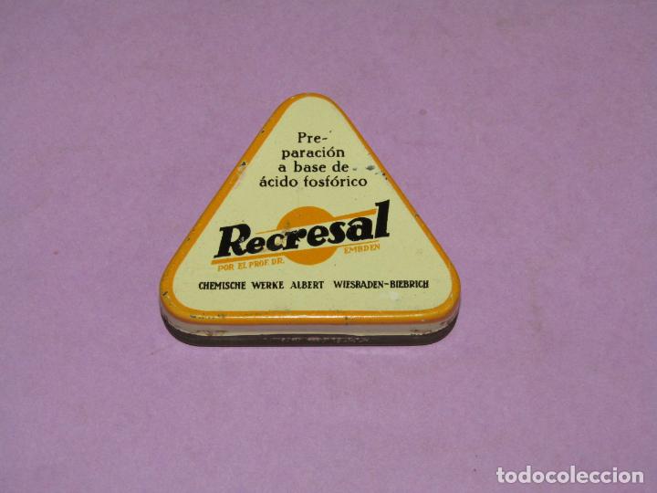 Cajas y cajitas met&aacute;licas: Antigua Caja de Hojalata Litografiada de Acido Fosf&oacute;rico RECRESAL del Prof. EMBDEN . A&ntilde;o 1940s.