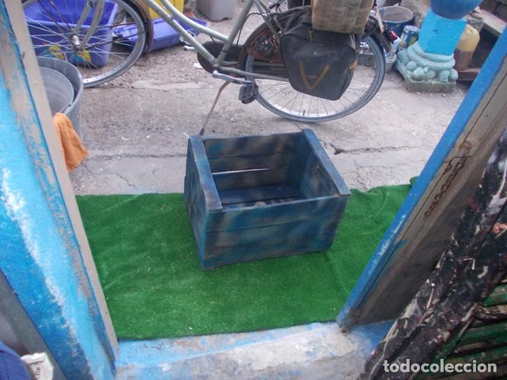 Cajas y cajitas met&aacute;licas: caja de madera antigua