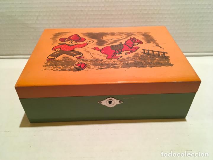 Cajas y cajitas met&aacute;licas: ANTIGUO CABAS CAJA DE COSTURA A&Ntilde;OS 60