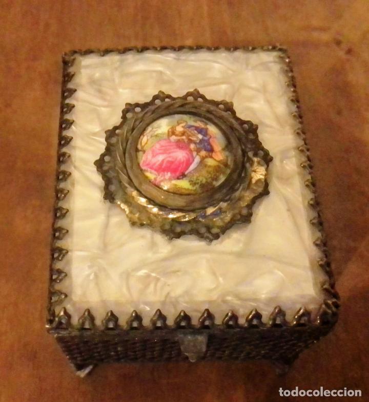 Cajas y cajitas met&aacute;licas: Caja o Joyero calado .Metal plateado.9&times;7'5&times;6'5 cm.