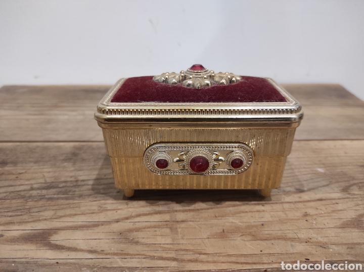 Cajas y cajitas met&aacute;licas: peque&ntilde;o joyero caja musical, a cuerda, made in china.