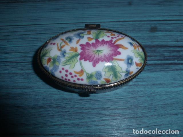 Cajas y cajitas met&aacute;licas: CAJA JOYERO DE PORCELANA CON CIERRE DE METAL