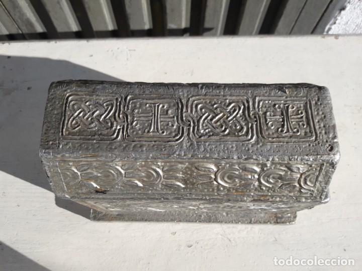 Cajas y cajitas met&aacute;licas: Caja forrada de esta&ntilde;o - Foto 2
